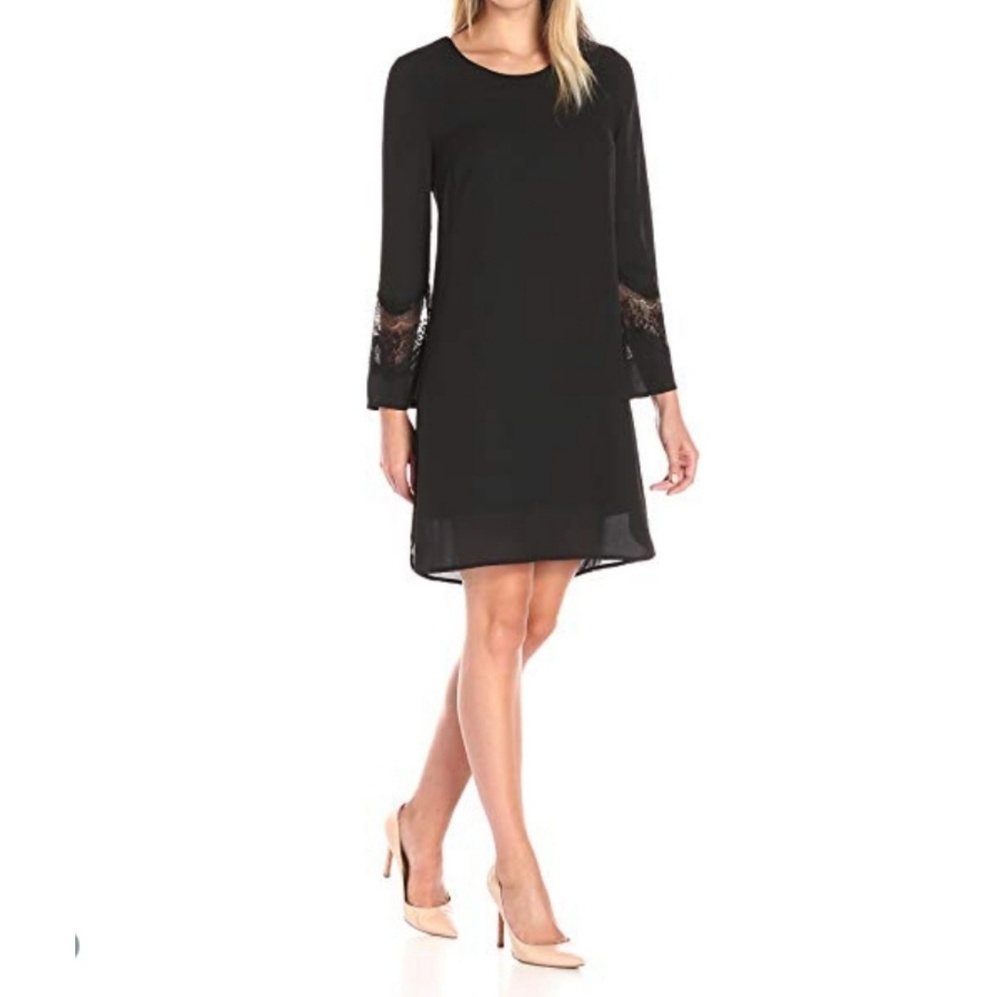 🛍 💜 Lace Sleeve Shift Dress